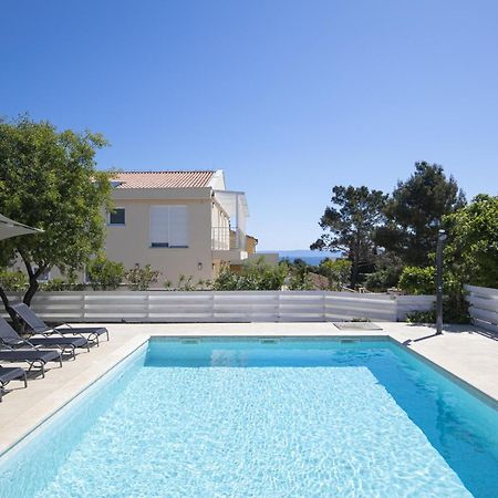 Villa Bella - Beautiful And Modern House With Pool, Souna, Jacuzzi & Playground, Liznjan - Istra Екстериор снимка